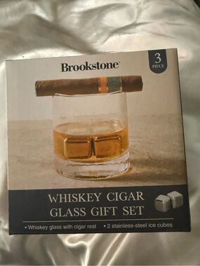 Brookstone Whiskey Glass Gift Set With 2 Stainless Steel ice cubes, Never opened